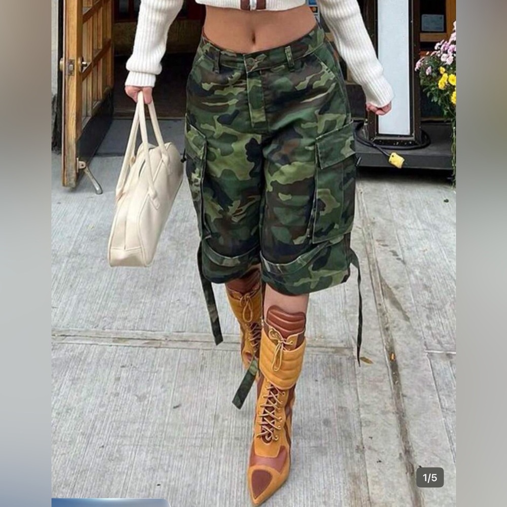 Camo Cargo Women Shorts